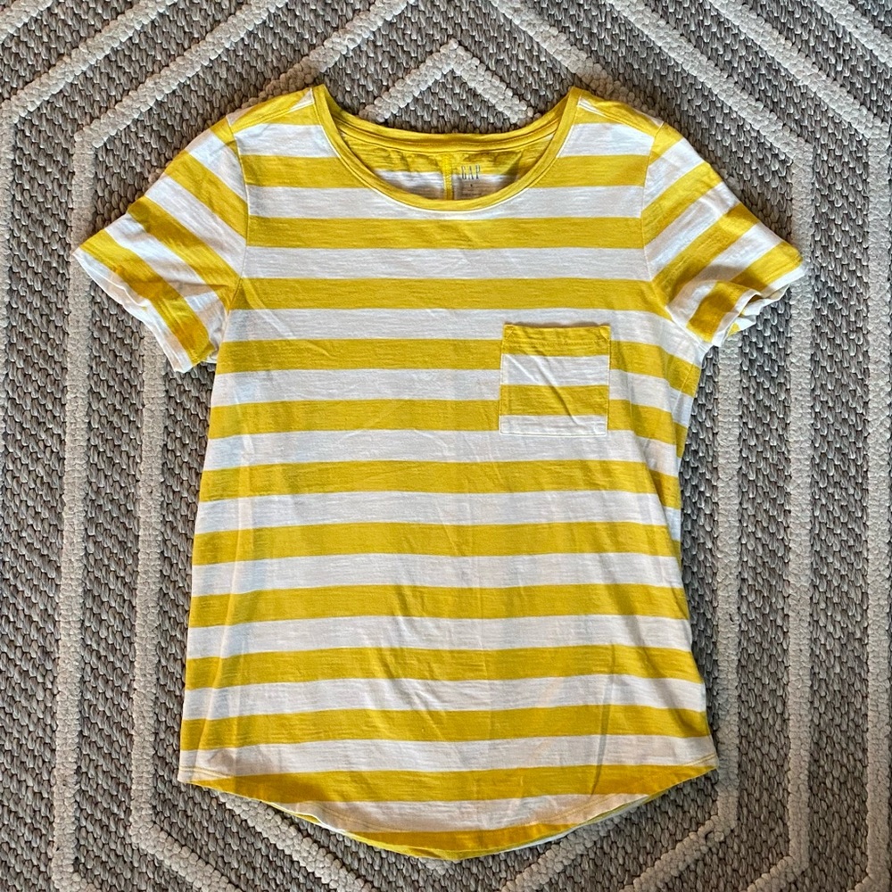 GAP Yellow and White Striped Tee Size Small